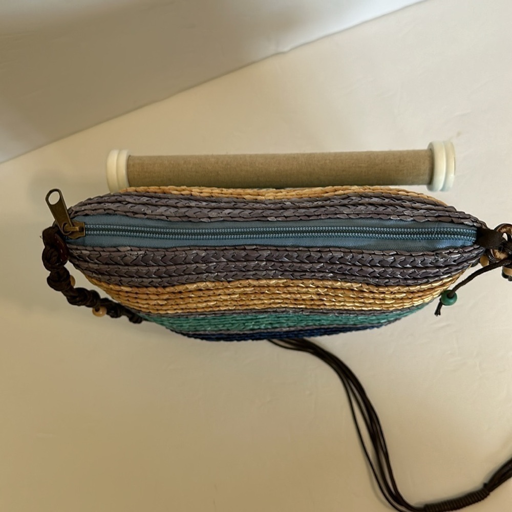 Beaded straw handbag with colorful accents. Purple and blue nouveau crossbody - Picture 6 of 13